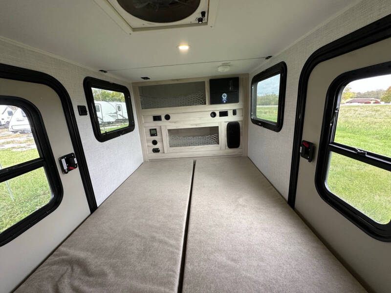 2025 Bontrager  Outdoors 12ROK