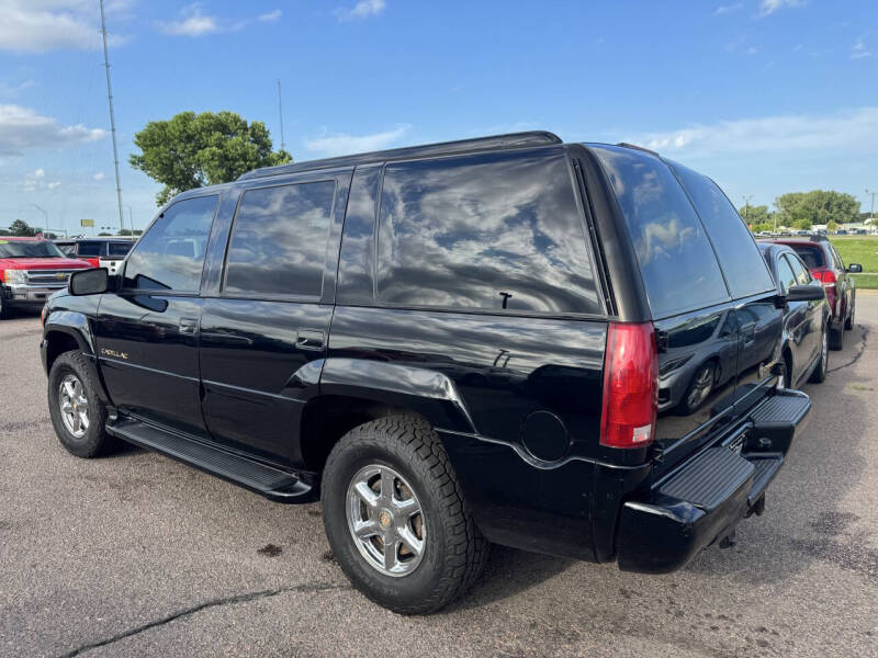 2000 Cadillac Escalade