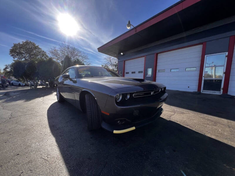 2022 Dodge Challenger GT photo 3