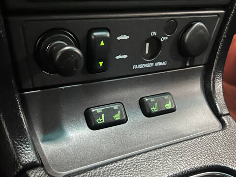 2005 Ford Thunderbird Deluxe