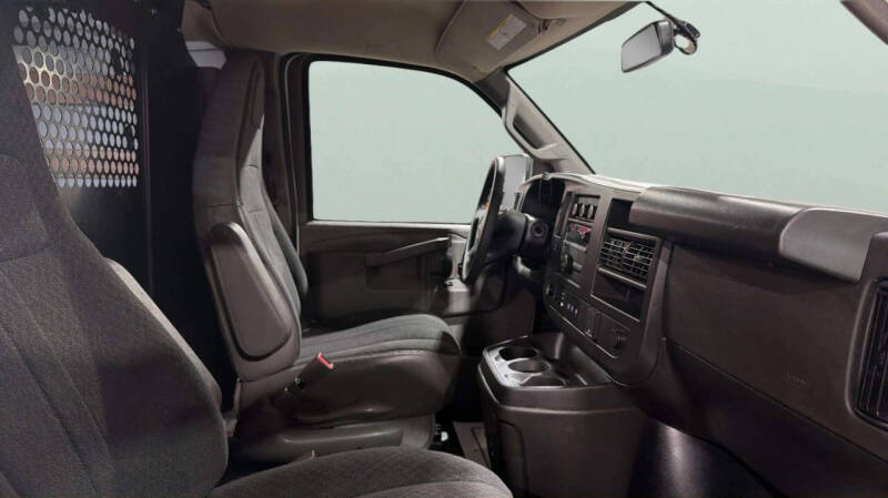 2024 GMC Savana 2500