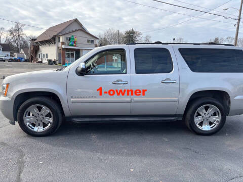 2007 Chevrolet Suburban for sale at E & A Auto Sales in Warren OH