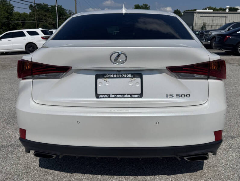 2019 Lexus IS 300