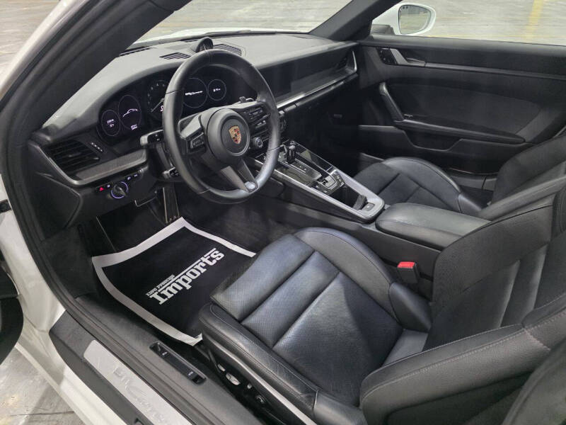 2020 Porsche 911 Carrera