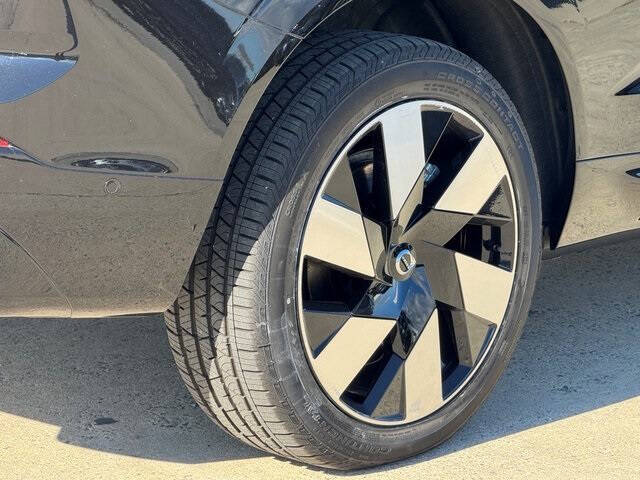 2025 Volvo XC60 T8 Plus Dark Theme