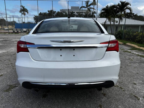 2011 Chrysler 200 Limited