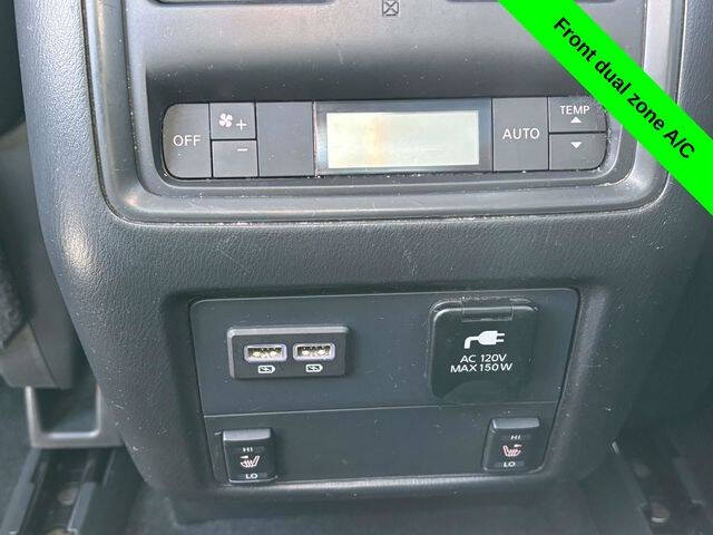 2017 Nissan Pathfinder SL