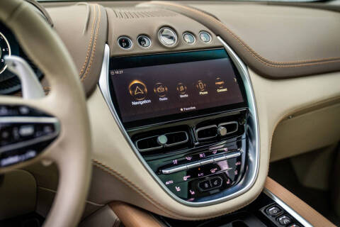 2021 Aston Martin DBX