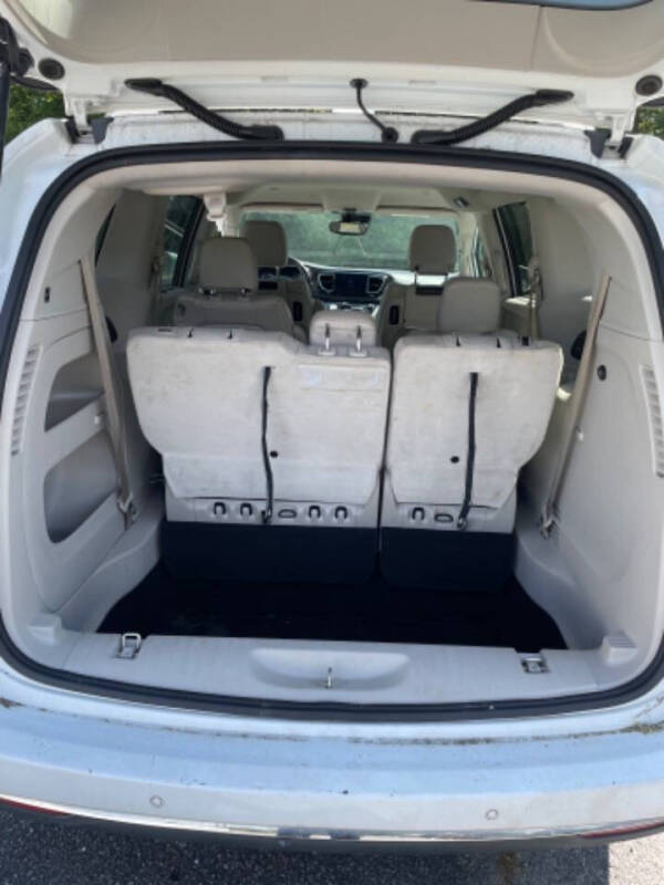 2017 Chrysler Pacifica Touring-L Plus