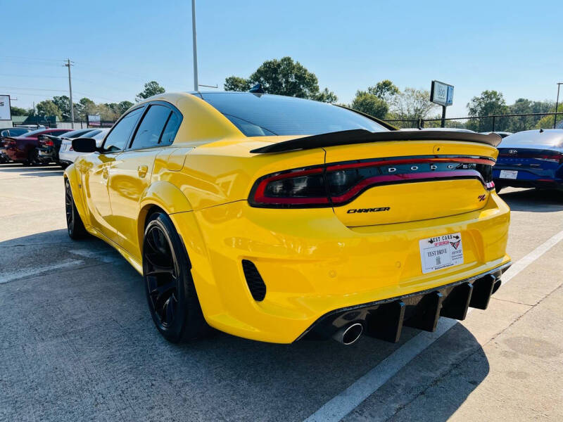 2017 Dodge Charger R/T photo 8