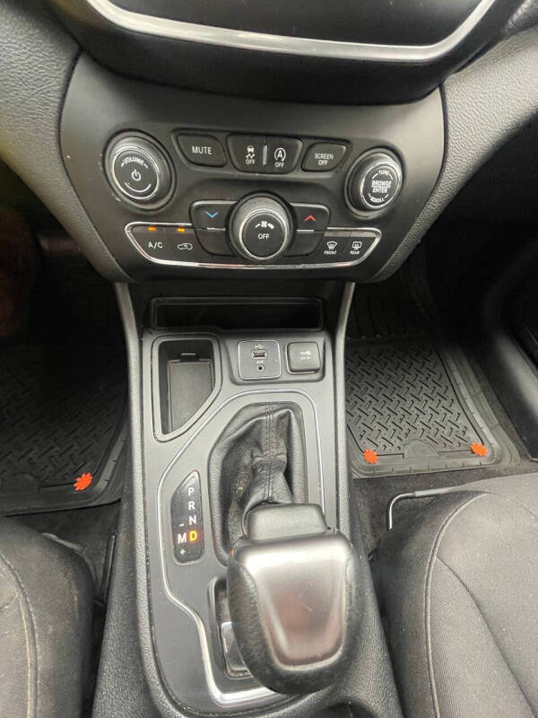 2019 Jeep Cherokee Latitude