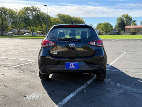 2020 Toyota Yaris Hatchback LE