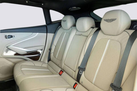 2025 Aston Martin DBX 707