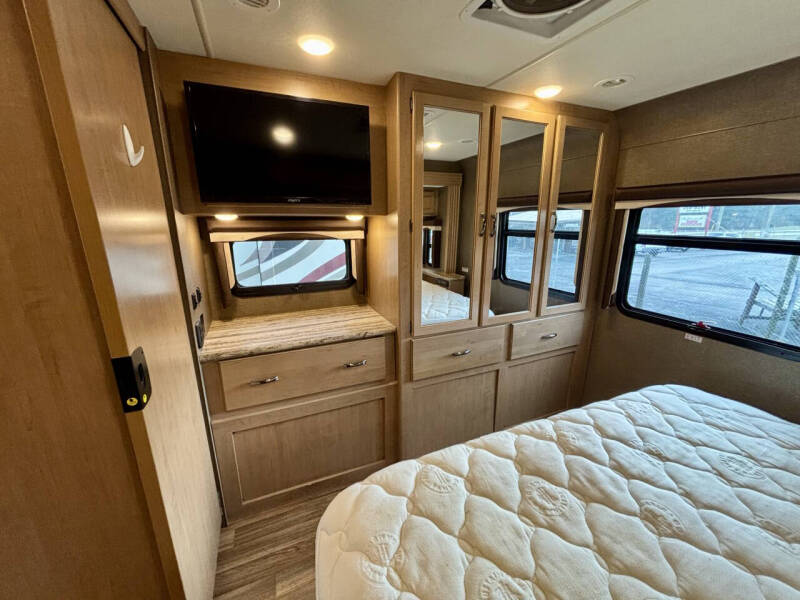 2018 Thor Motor Coach Ace 29.4