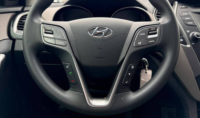 2016 Hyundai Santa Fe SE