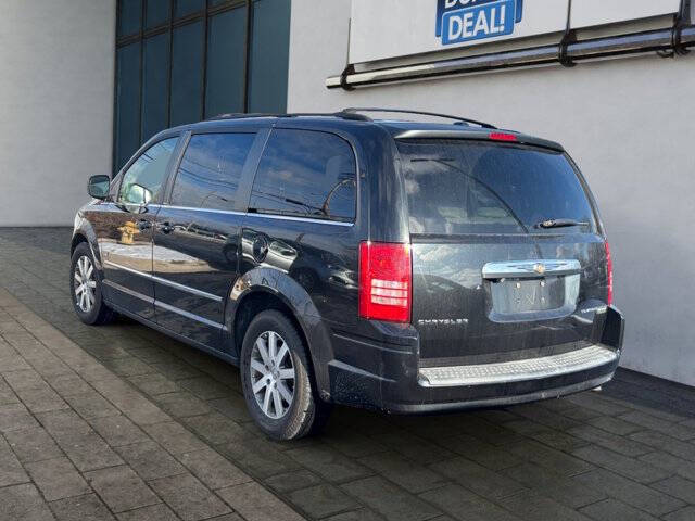2009 Chrysler Town and Country Touring