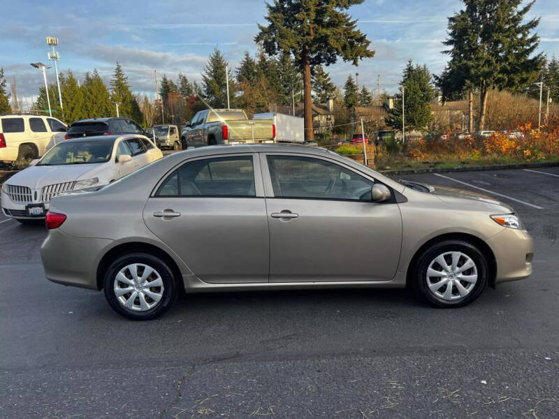 2009 Toyota Corolla LE photo 8