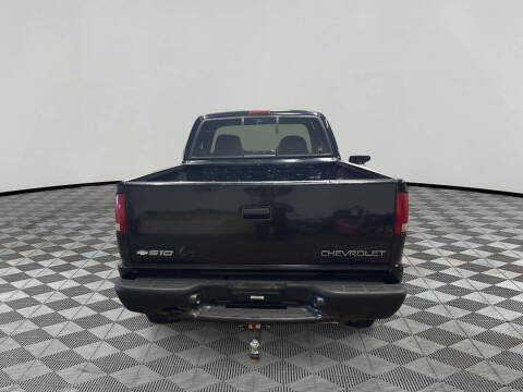 2003 Chevrolet S-10 LS