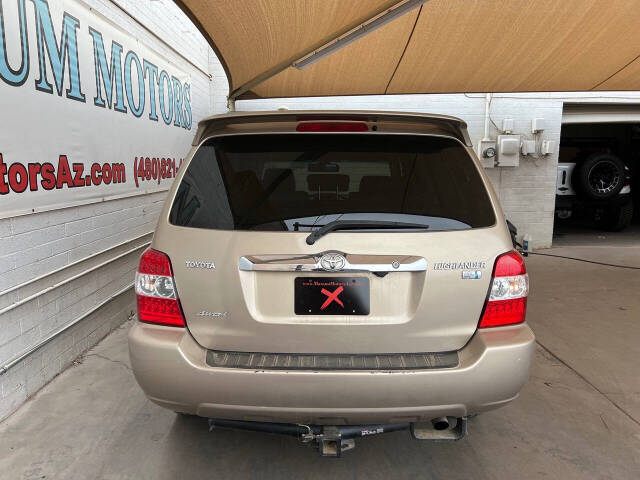 2007 Toyota Highlander Hybrid for sale at Maxum Motors Limited in Chandler, AZ