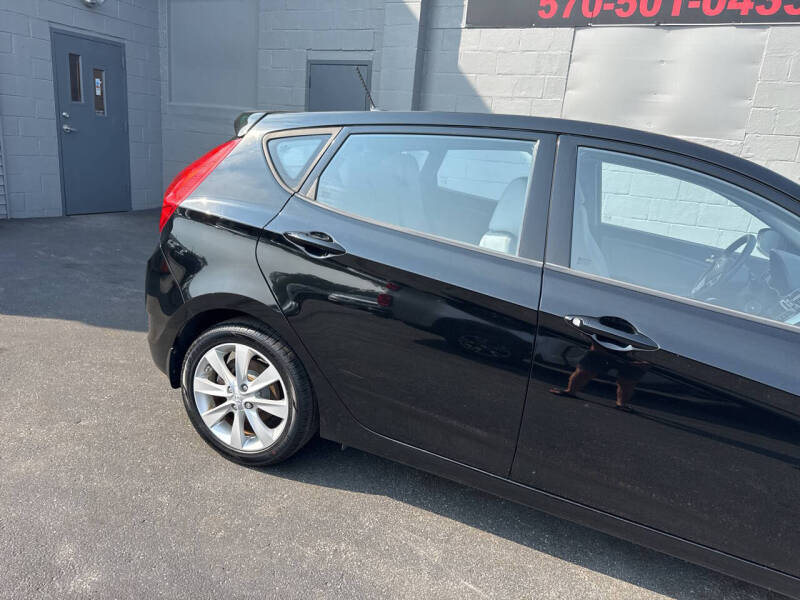 2012 Hyundai Accent SE