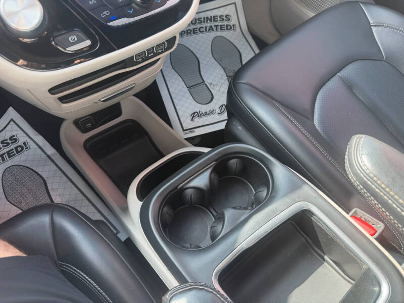 2023 Chrysler Pacifica Touring L