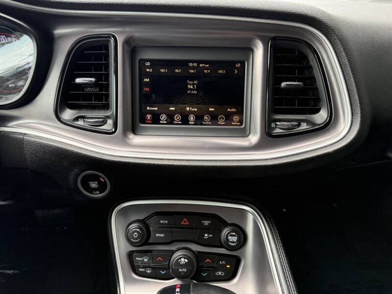 2021 Dodge Challenger SXT
