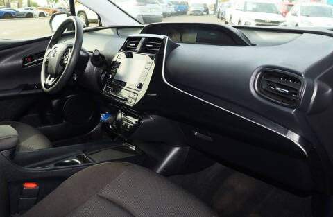 2022 Toyota Prius LE