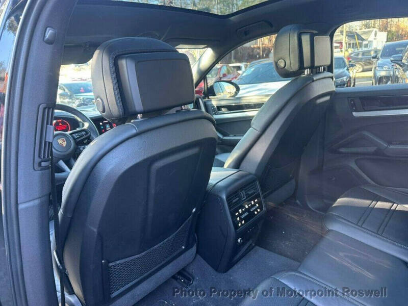 2025 Porsche Cayenne Coupe