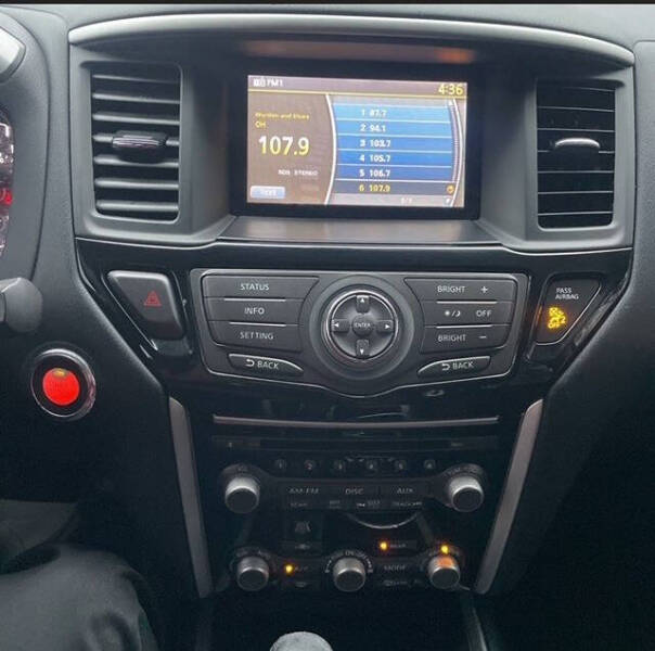 2015 Nissan Pathfinder SV