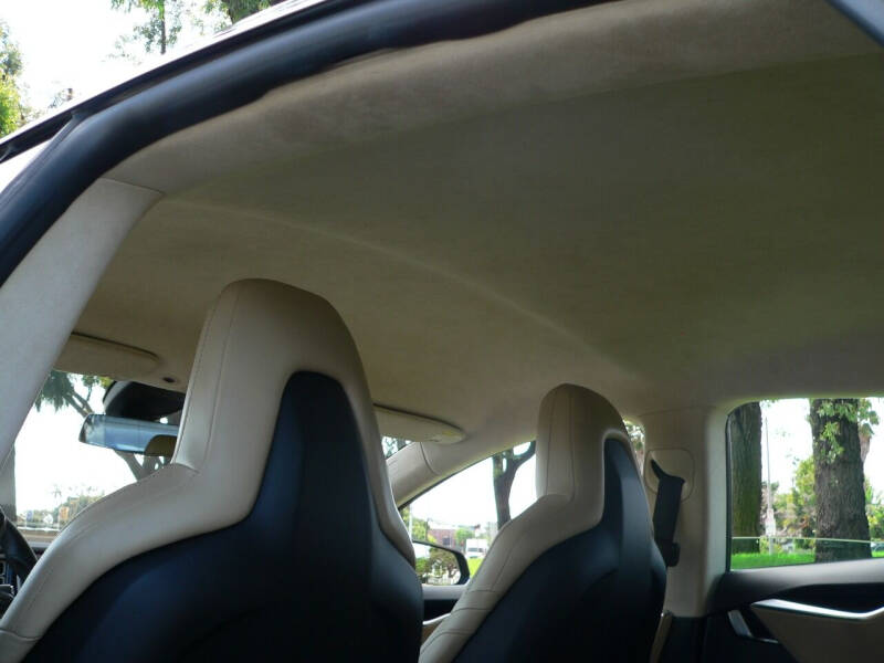 2015 Tesla Model S 70D