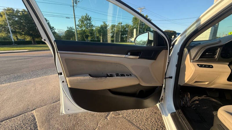 2019 Hyundai Elantra