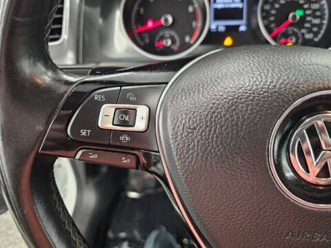 2019 Volkswagen Golf SE