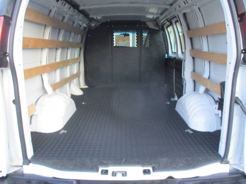 2022 GMC Savana 2500