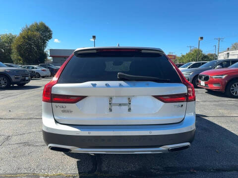 2018 Volvo V90 Cross Country T6