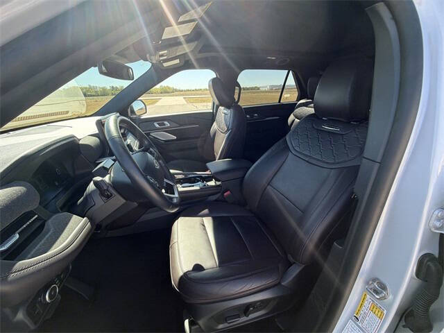 2025 Ford Explorer Platinum