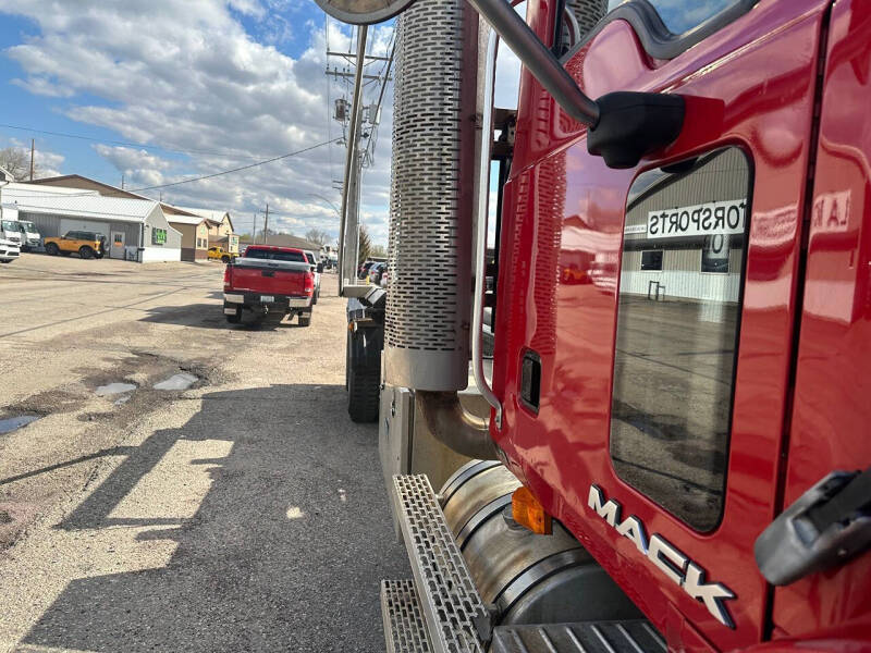 2007 Mack Granite