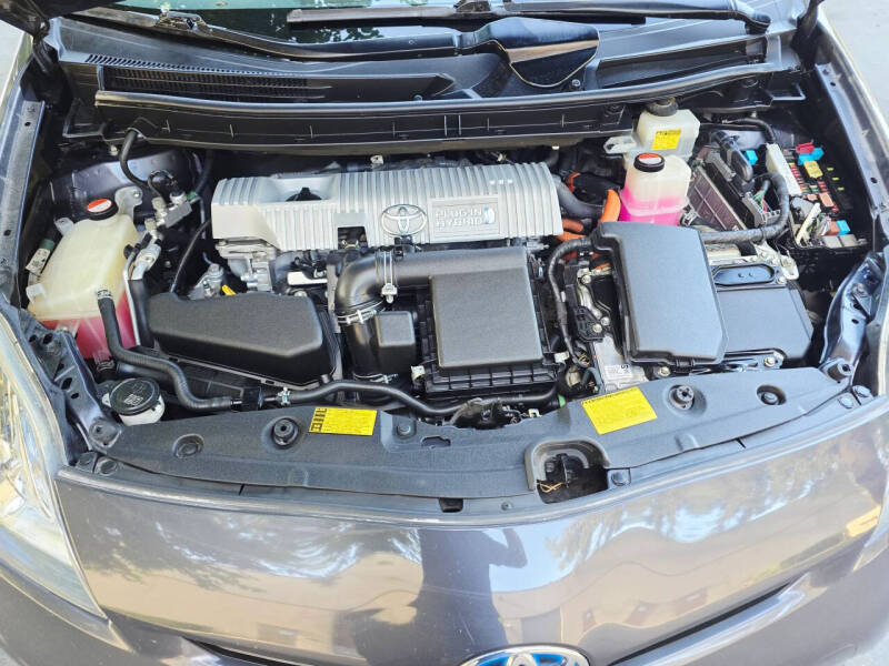 2014 Toyota Prius Plug-in Hybrid