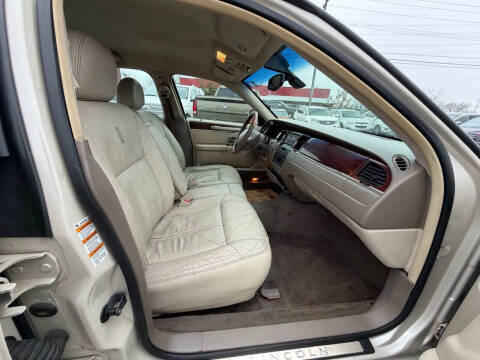 2003 Lincoln Town Car Cartier