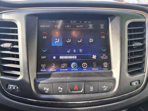 2015 Chrysler 200 C