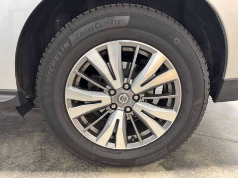 2019 Nissan Pathfinder SV