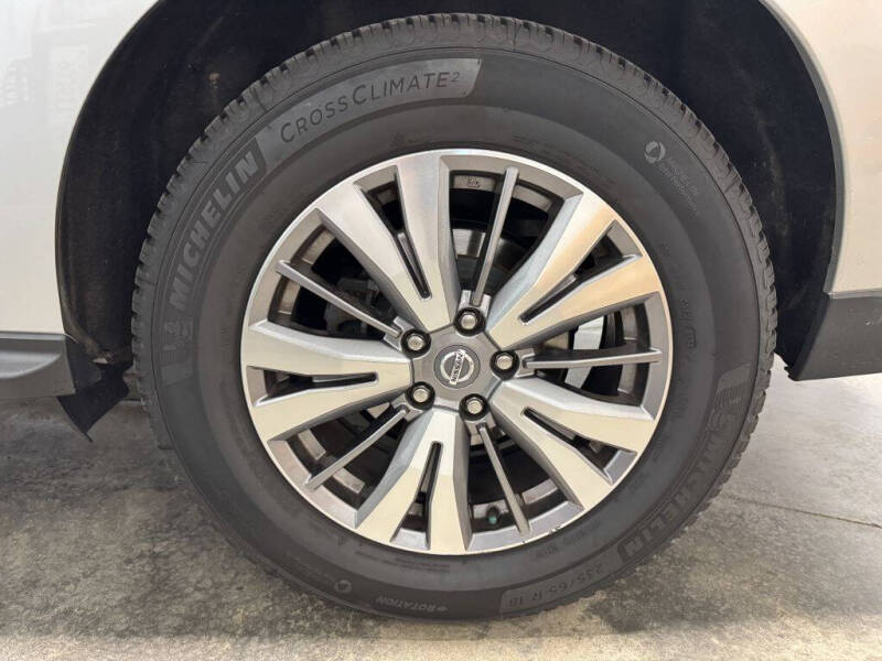 2019 Nissan Pathfinder SV