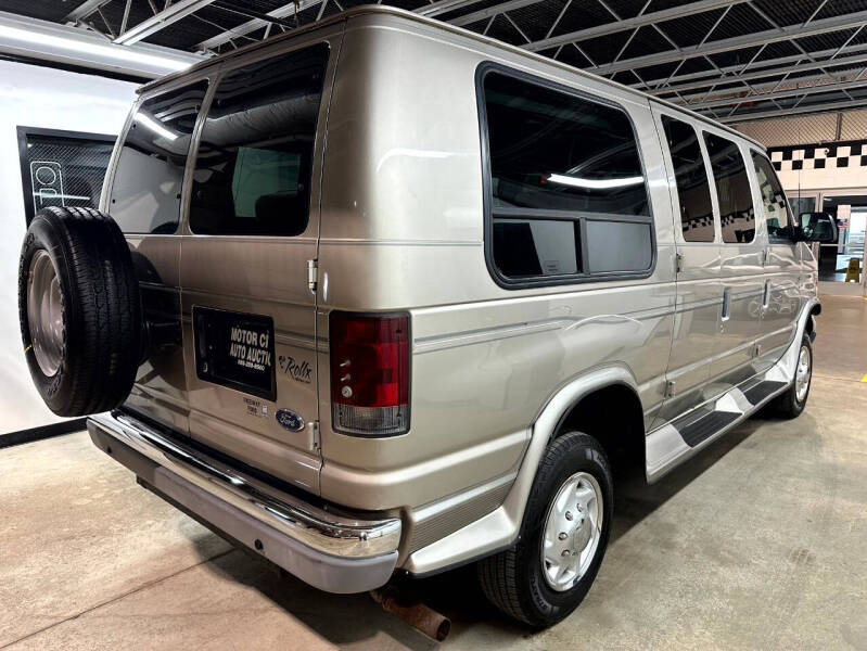 2002 Ford E-Series E-250 SD