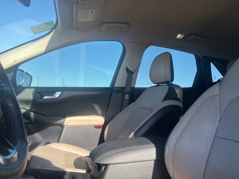 2020 Ford Escape Titanium