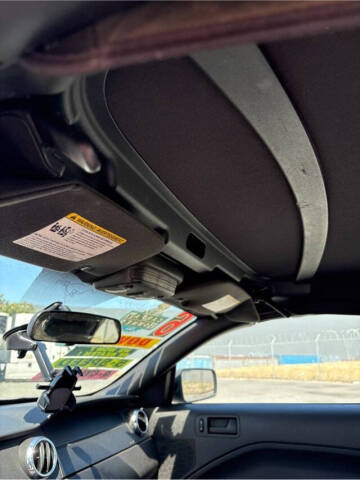 2006 Ford Mustang V6 Standard