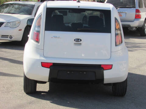 2011 Kia Soul +