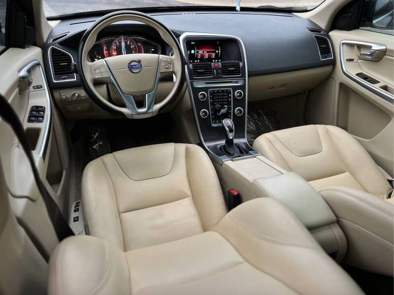 2016 Volvo XC60 T5 Drive-E Premier