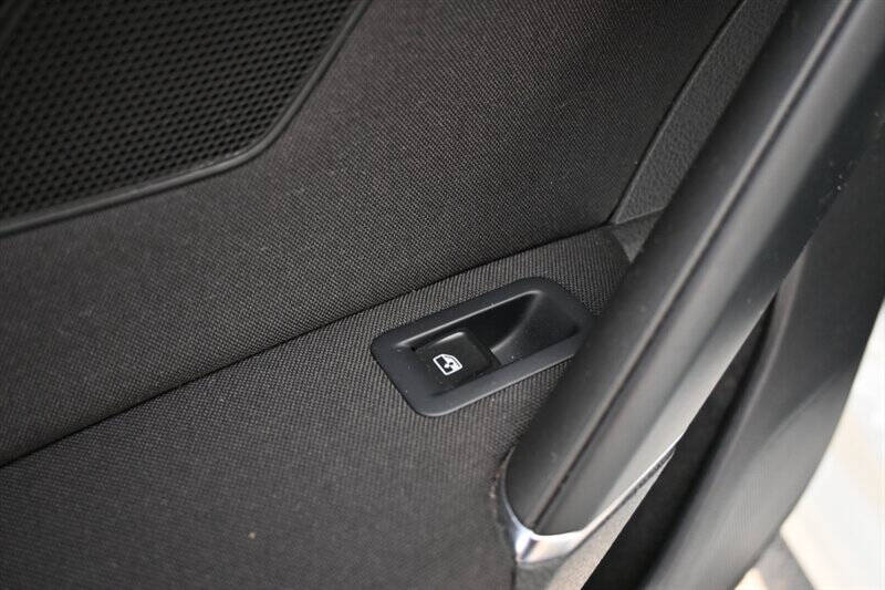 2016 Volkswagen e-Golf SE