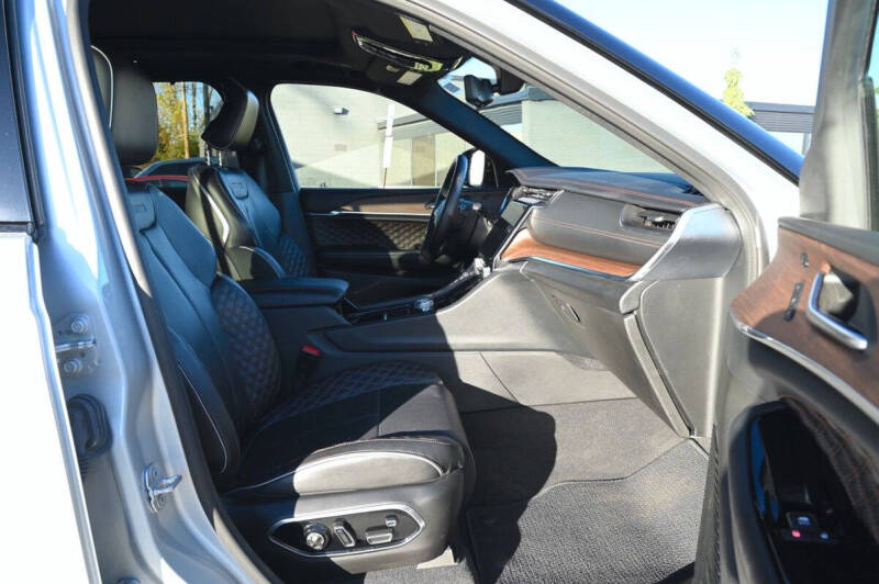 2022 Jeep Grand Cherokee Summit