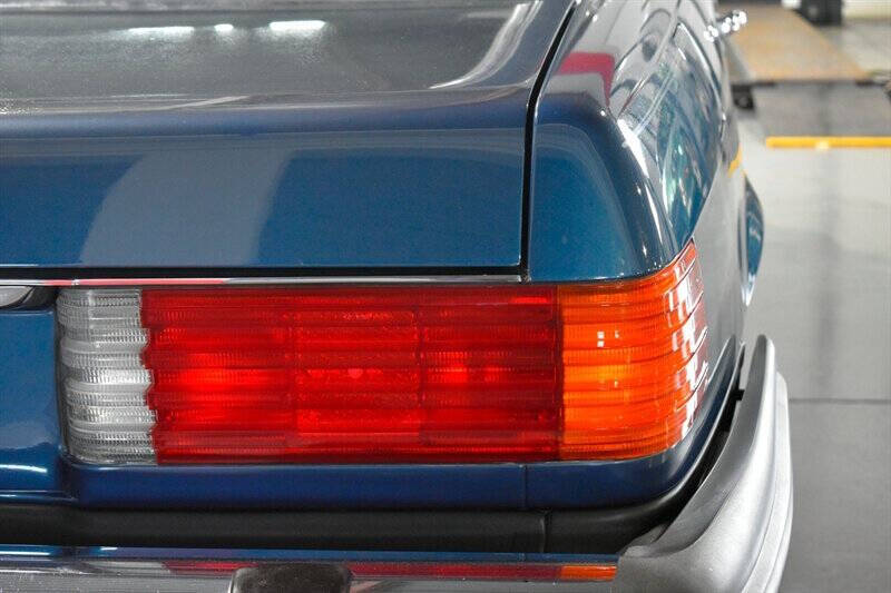 1983 Mercedes-Benz 380 null photo 10