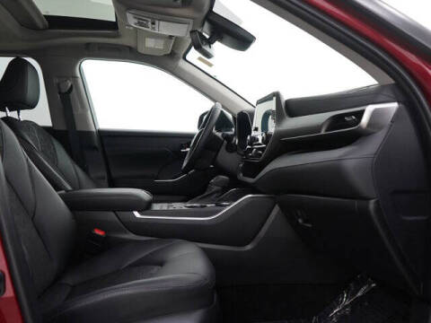 2024 Toyota Highlander Hybrid XLE